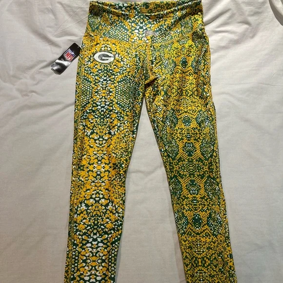 Women’s Majestic Brand Zubaz Green Bay Packers leggings! Size large, NWT!